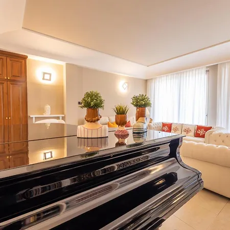 Gentileschi ヴィラ *